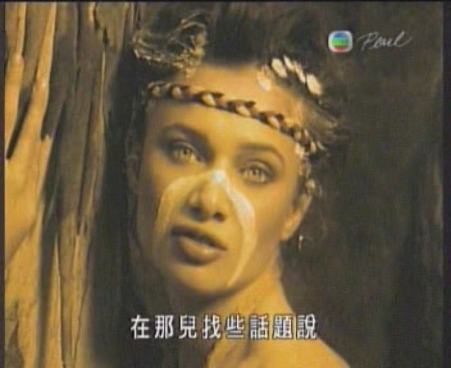 在那兒找些話題說