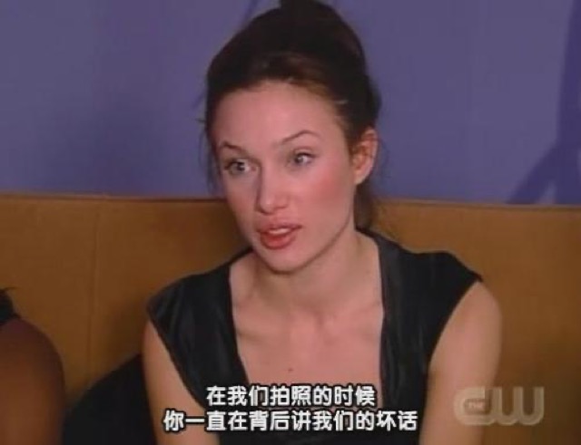 在我們拍照的時候　你一直在背後講我們的壞