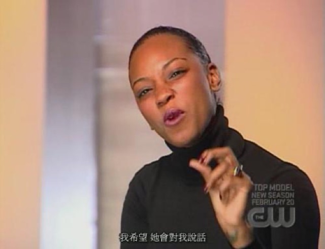 我希望　她會對我說話