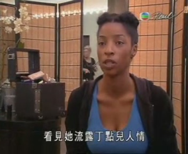 看見她流露丁點兒人情