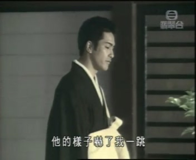 他的樣子嚇了我一跳