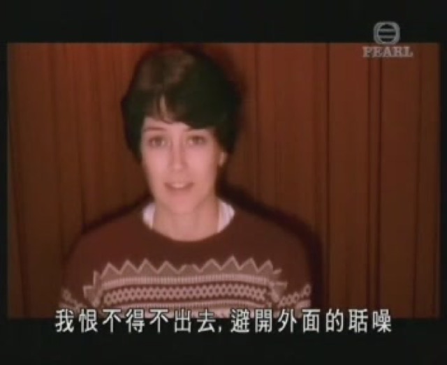 我恨不得不出去，避開外面的聒噪