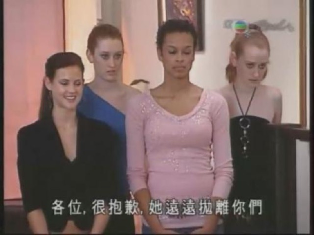 各位，很抱歉，她遠遠拋離他們