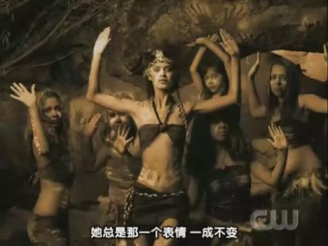 她總是那一個表情　一成不變