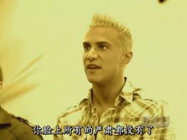 你臉上所有的嚴肅都沒有了