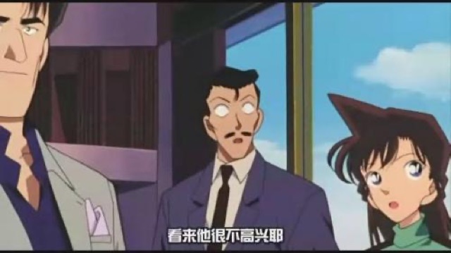 看來他很不高興耶