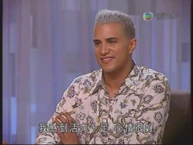 我感到活力十足，心情很好