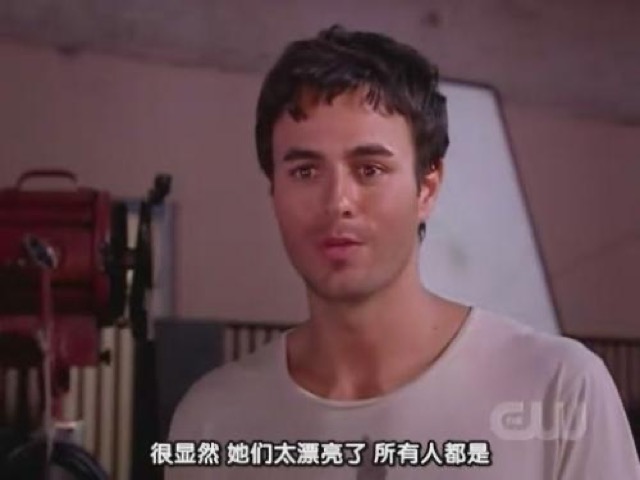 很顯然　她們太漂亮了　所有人都是