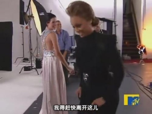 我得趕快離開這兒