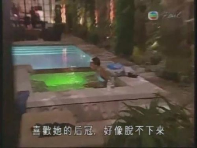 喜歡她的后冠，好像脫不下來