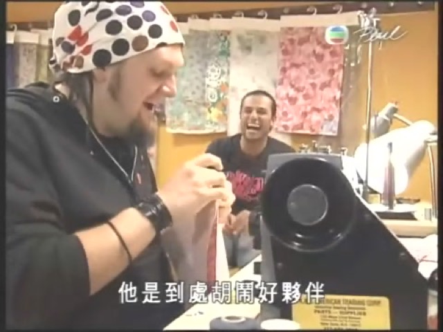 他是到處胡鬧好夥伴