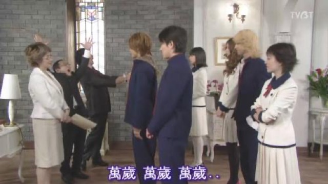 萬歲　萬歲　萬歲…